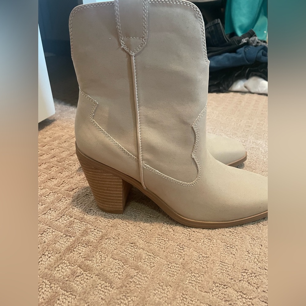 Brand new Arula/ Altard State booties!